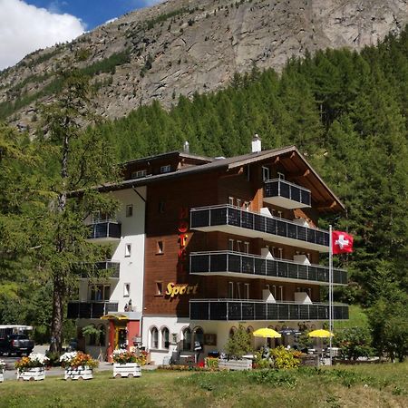 Ski-In/Ski-Out Hotel Sport Саас-Алмагел Екстериор снимка