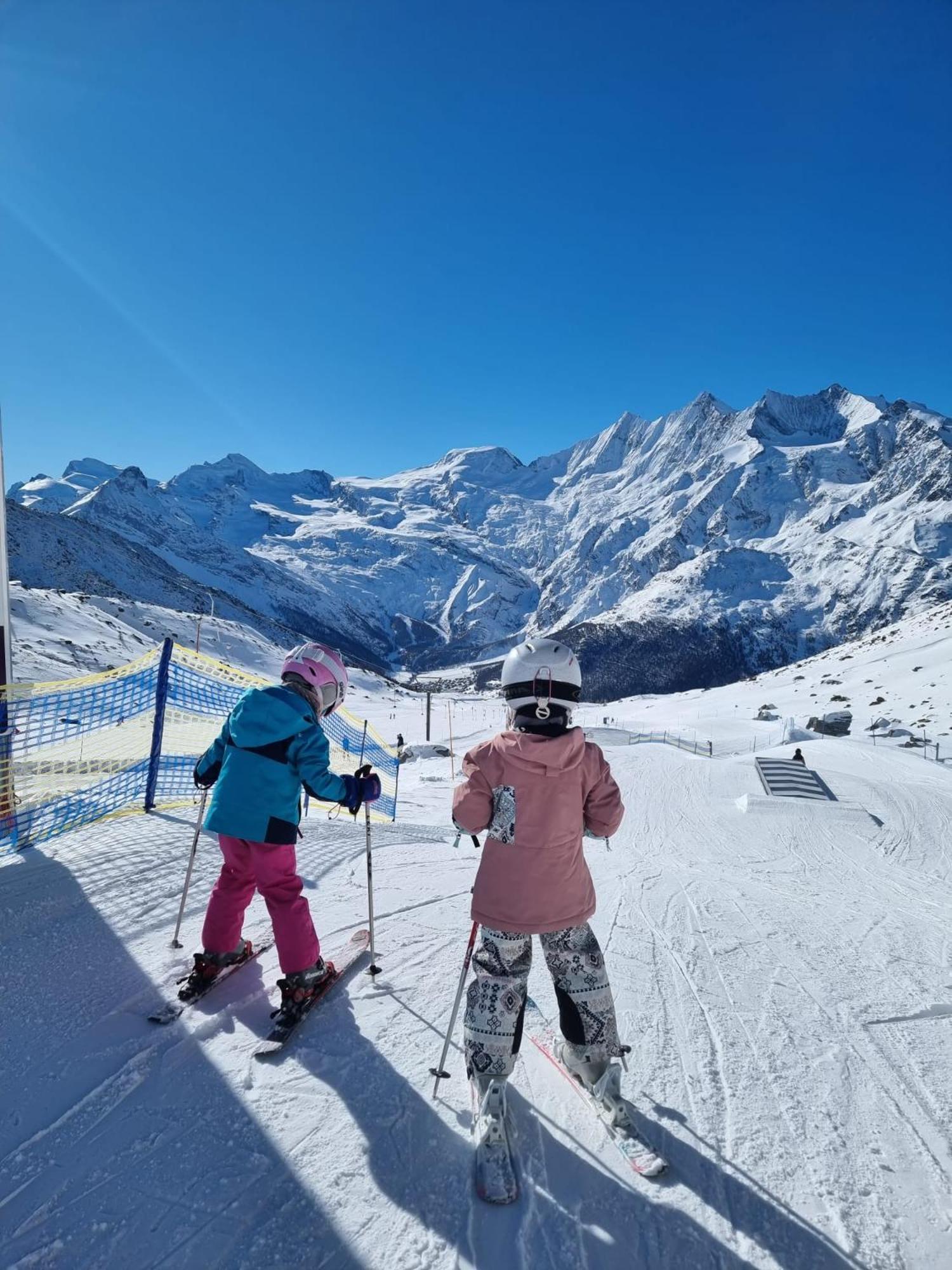 Ski-In/Ski-Out Hotel Sport Саас-Алмагел Екстериор снимка