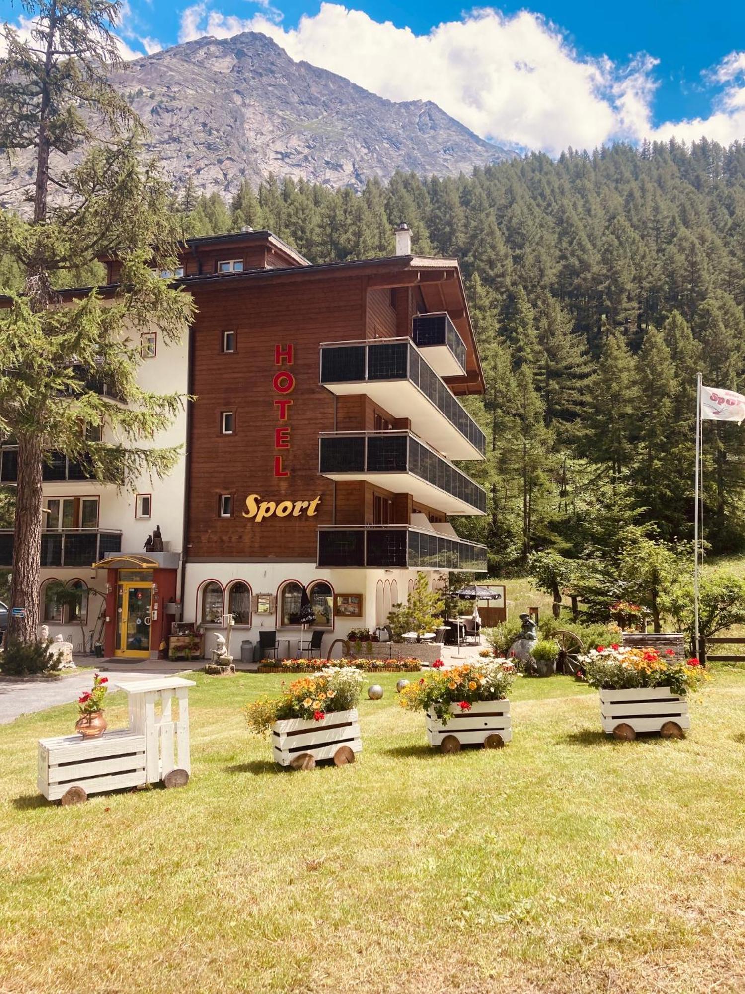 Ski-In/Ski-Out Hotel Sport Саас-Алмагел Екстериор снимка