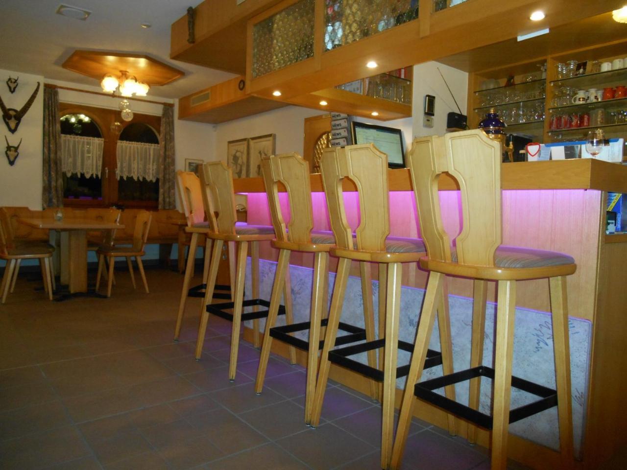 Ski-In/Ski-Out Hotel Sport Саас-Алмагел Екстериор снимка